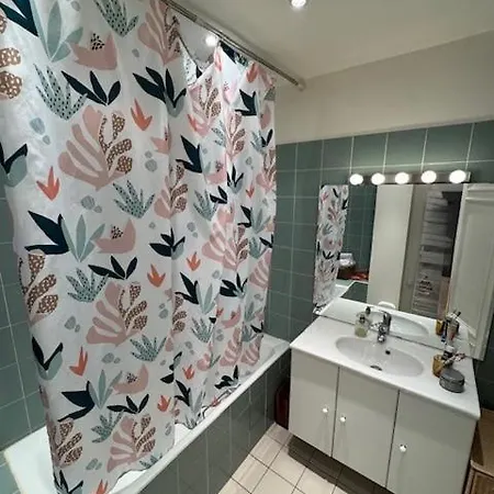 Apartment Place In Paris