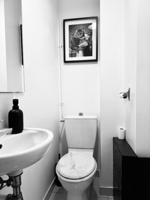 Place In Apartment Paris